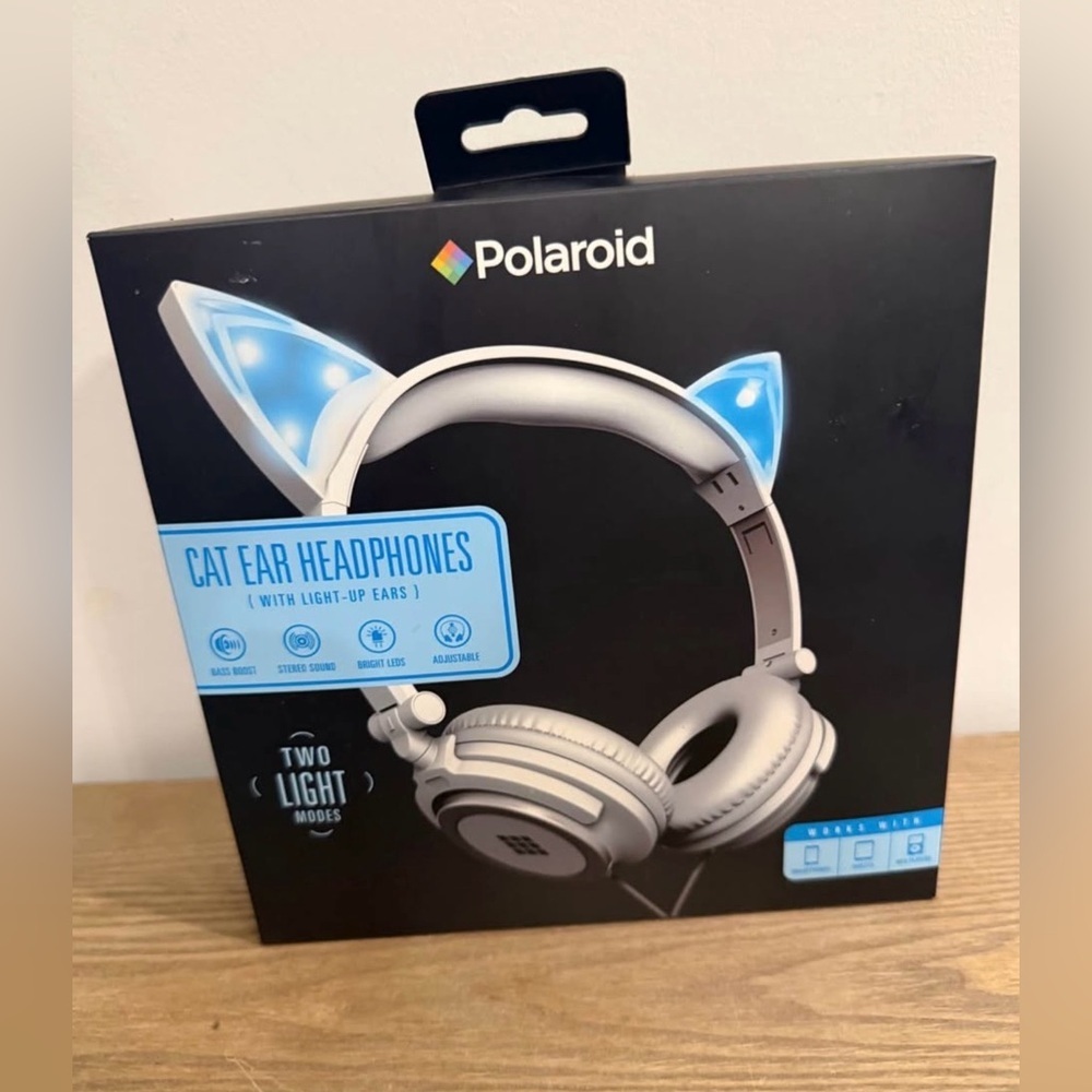 Polaroid New in Box Kids White Headphones with Blue Light-Up Cat Ears